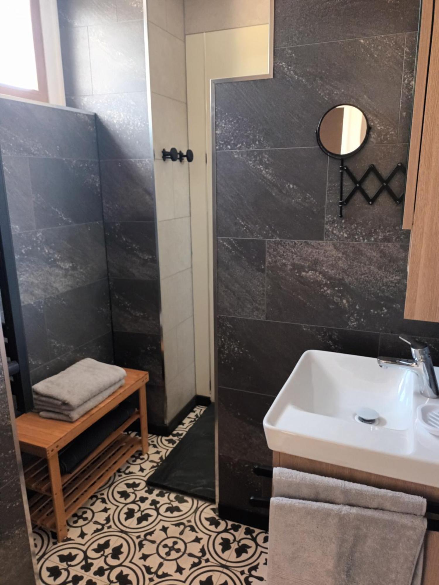 Le Samui Villa Saint-Hilaire-sur-Yerre Bagian luar foto