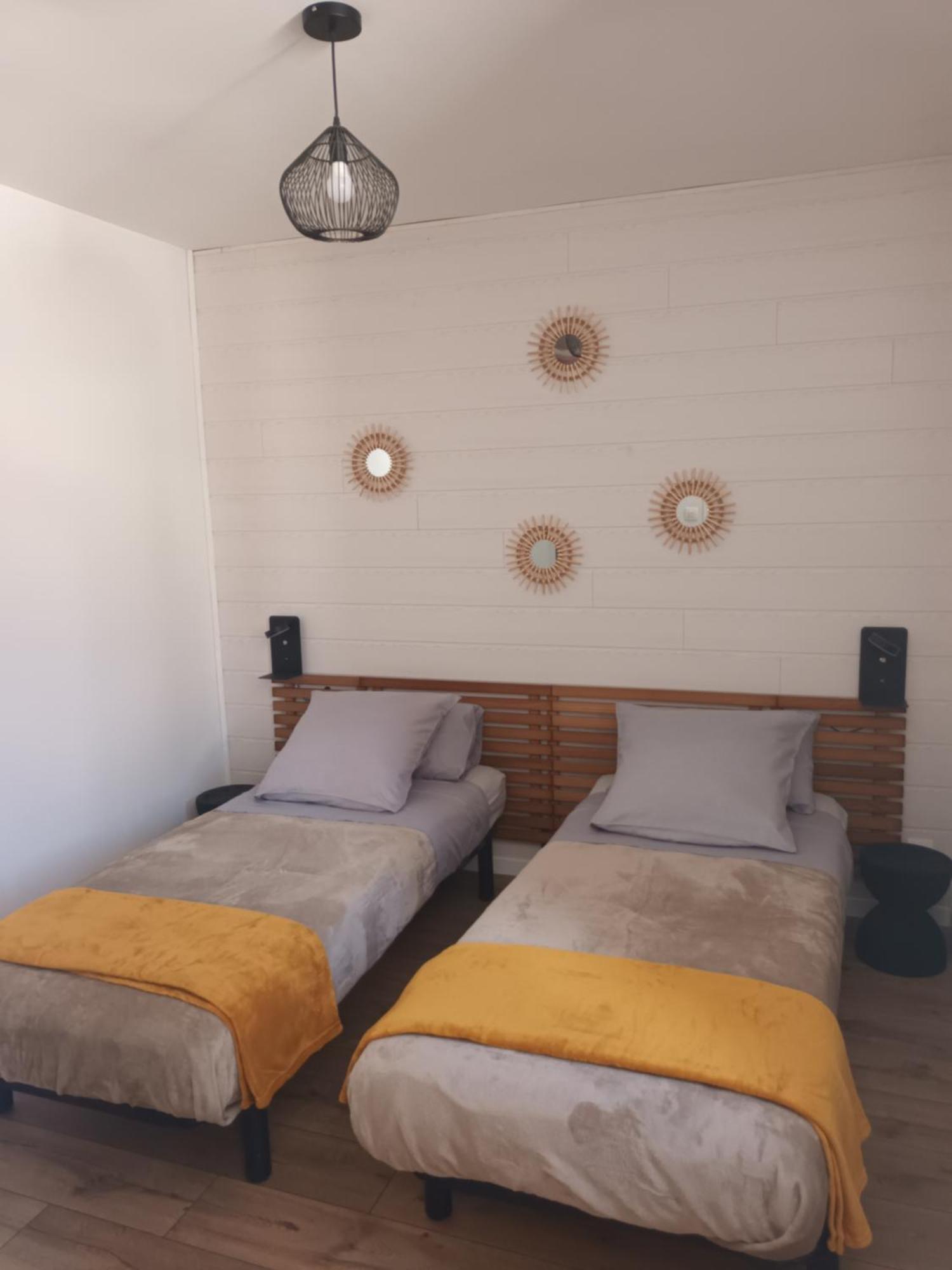 Le Samui Villa Saint-Hilaire-sur-Yerre Bagian luar foto